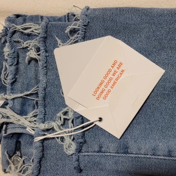 Good American Good Straight Jeans with frayed hem - Picture 3 of 8